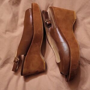 Sasha London rose brown iridescent leather & suede peep-toe wedges, size 8